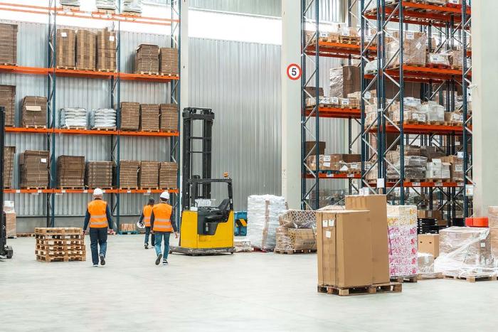 warehouse medewerker
